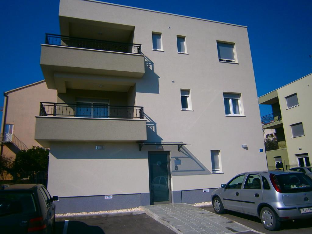 Apartment Bingo Trogir Exterior foto